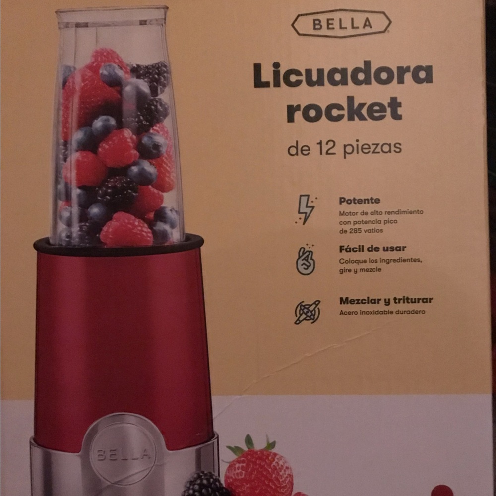 Bella NIB Red Rocket Blender and Attachments - 🏆 HOST PICK!!! 🏆 - Picture 8 of 13